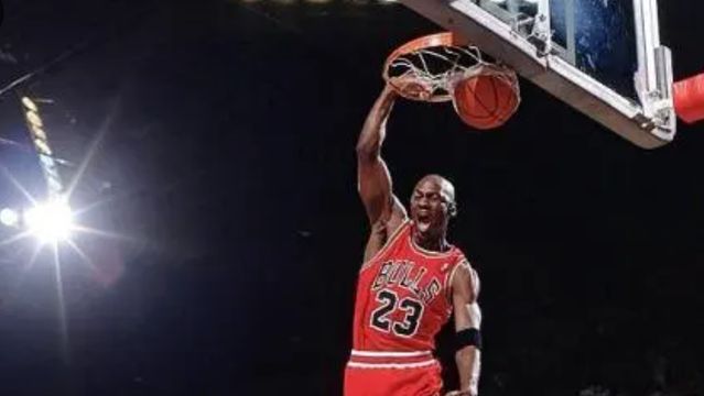 《NBA 2K22》扣籃條怎麼按？